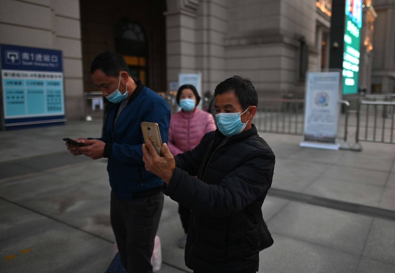 En Wuhan, ciudad china donde comenzó la pandemia, se han levantado las restricciones que mantuvieron cerrada la urbe durante 76 días y poco a poco se va recuperando la normalidad