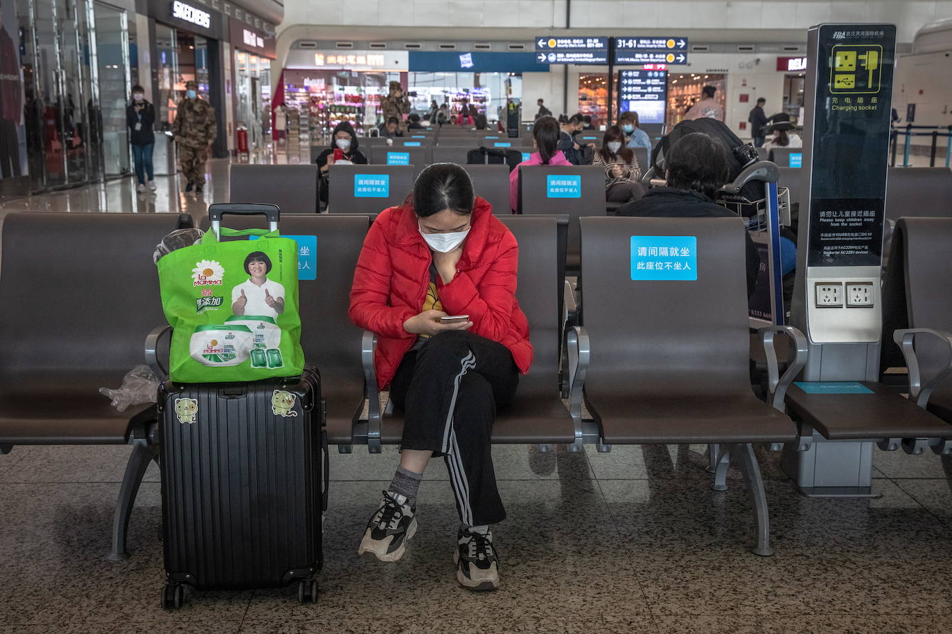En Wuhan, ciudad china donde comenzó la pandemia, se han levantado las restricciones que mantuvieron cerrada la urbe durante 76 días y poco a poco se va recuperando la normalidad