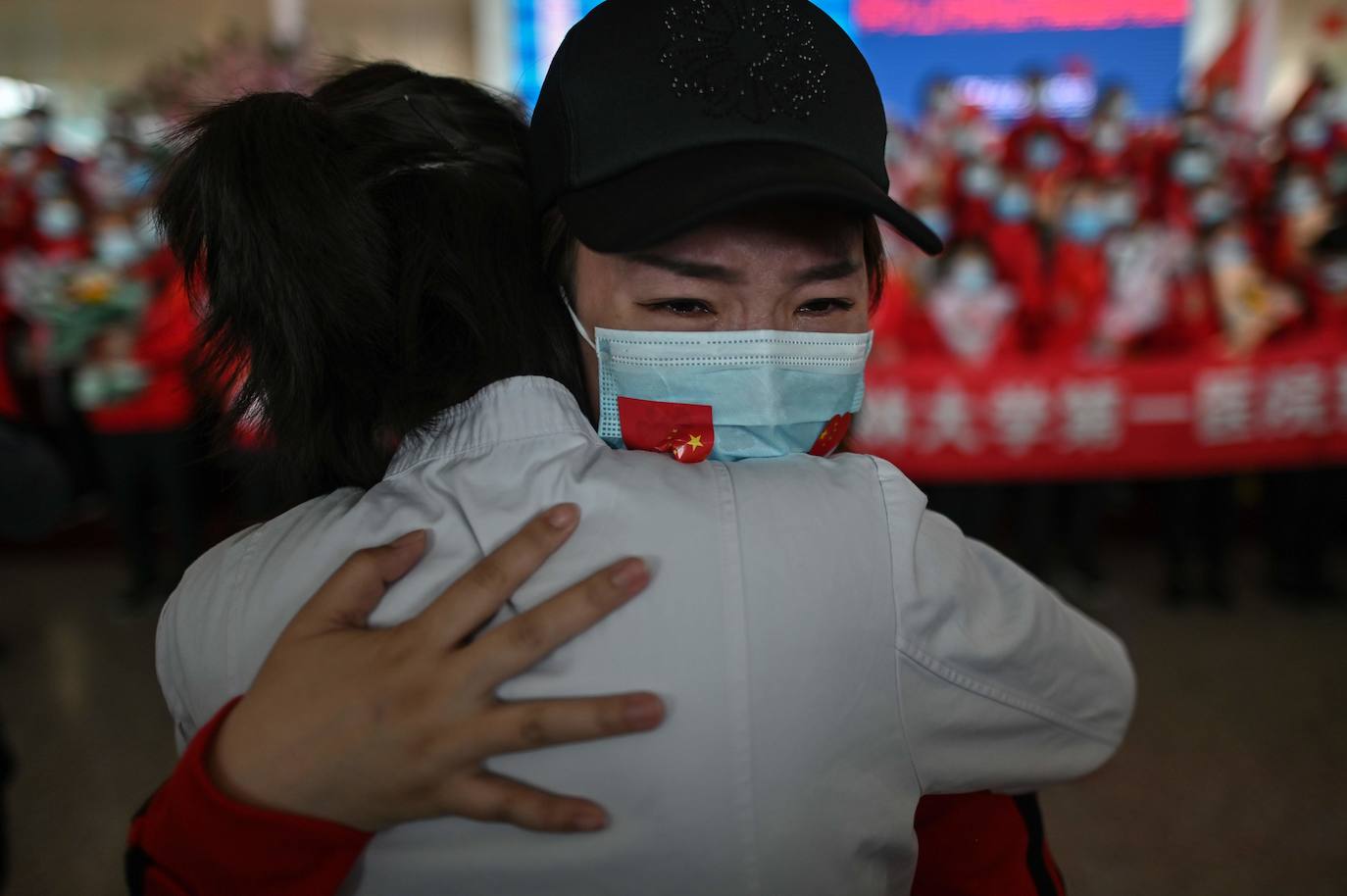 En Wuhan, ciudad china donde comenzó la pandemia, se han levantado las restricciones que mantuvieron cerrada la urbe durante 76 días y poco a poco se va recuperando la normalidad