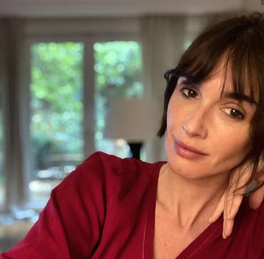 Sin filtros, sin rastro de maquillaje y con su cara completamente lavada, así se han mostrado las famosas y celebrities estas semanas de cuarentena en sus redes sociales. Hale Berry, Paz Vega, Julia Roberts, Julianne Moore o Nieves Álvarez, han sido algunos de los muchos rostros conocidos que durante estas semanas de confinamiento también se han apuntado a los looks cómodos y que han dejado a un lado el maquillaje, para mostrar su belleza natural.