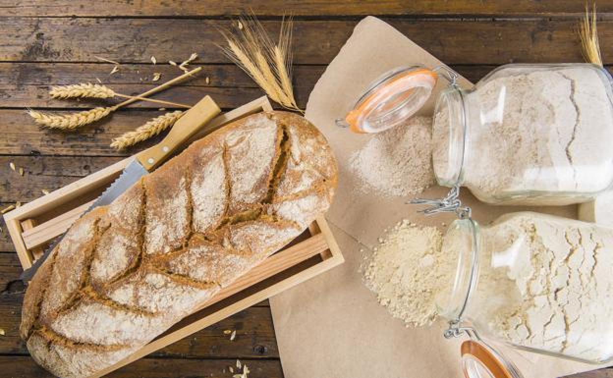 Primero fue el papel higiénico y ahora llega la locura de la harina y la levadura