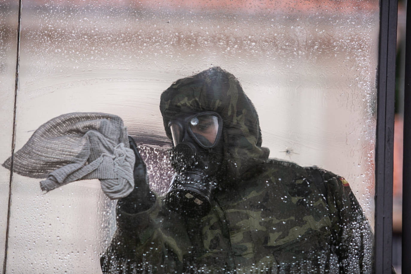 La pandemia ha dejado calles vacías, momentos trágicos y gestos de esperanza en una región que lucha contra la enfermedad.