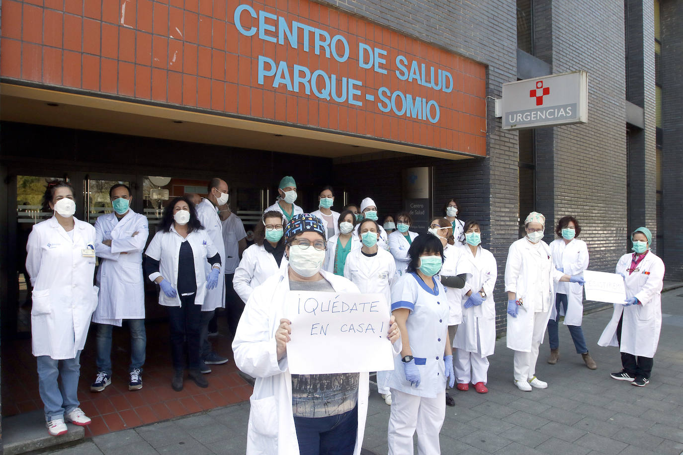 La pandemia ha dejado calles vacías, momentos trágicos y gestos de esperanza en una región que lucha contra la enfermedad.