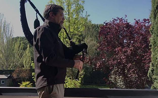 Una 'Oda a la Alegría' pide «una Europa más social» desde los balcones