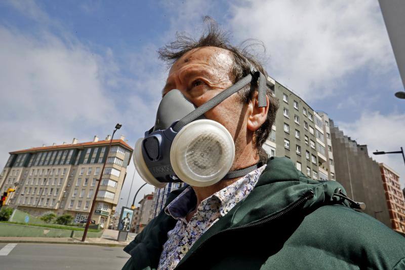 Fotos: Los tipos de mascarillas con los que los asturianos salen a la calle