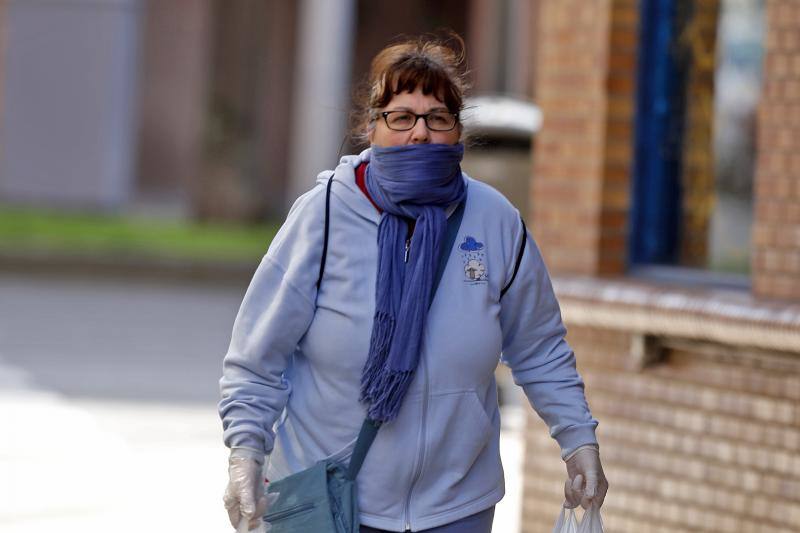 Fotos: Los tipos de mascarillas con los que los asturianos salen a la calle