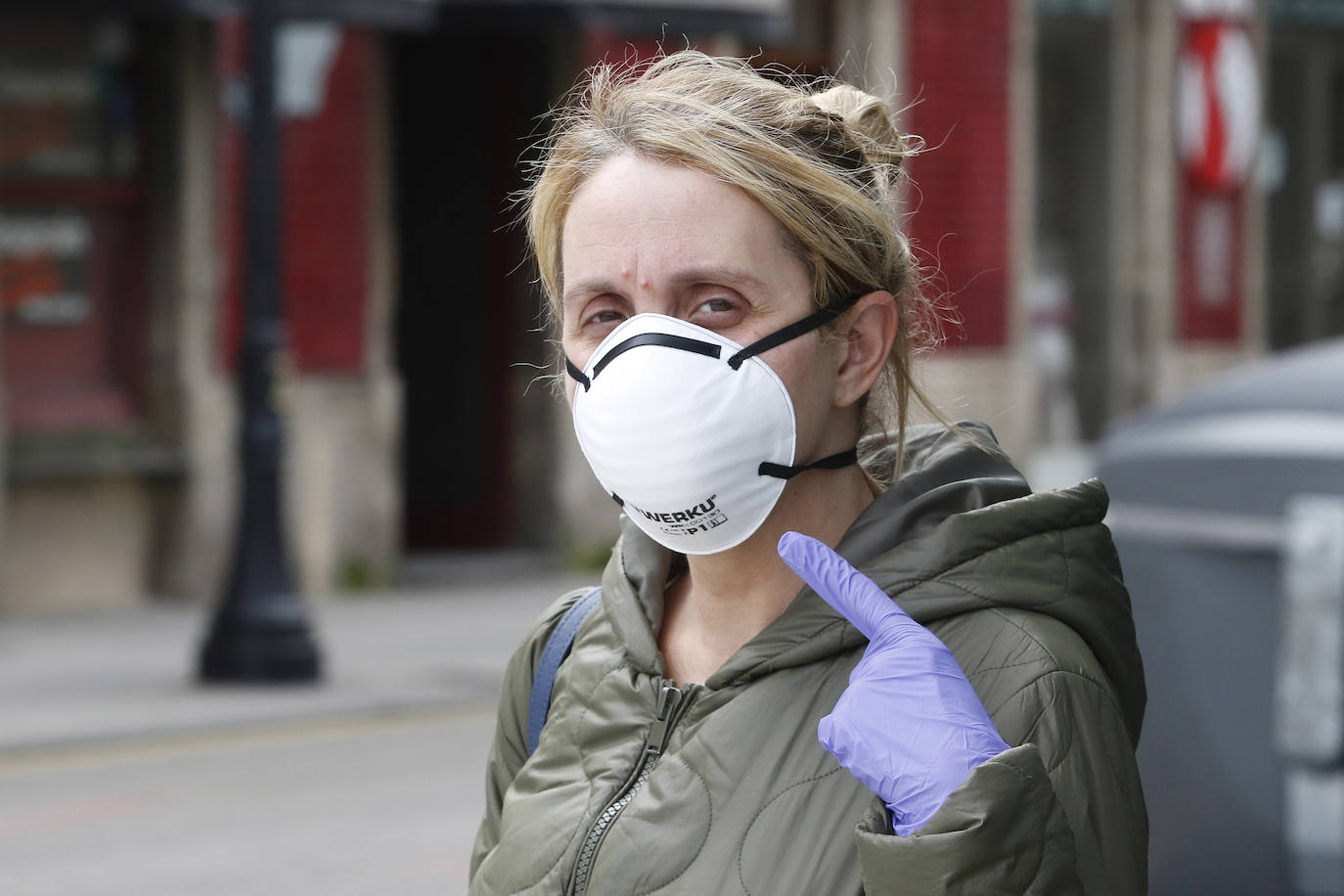 Fotos: Los tipos de mascarillas con los que los asturianos salen a la calle