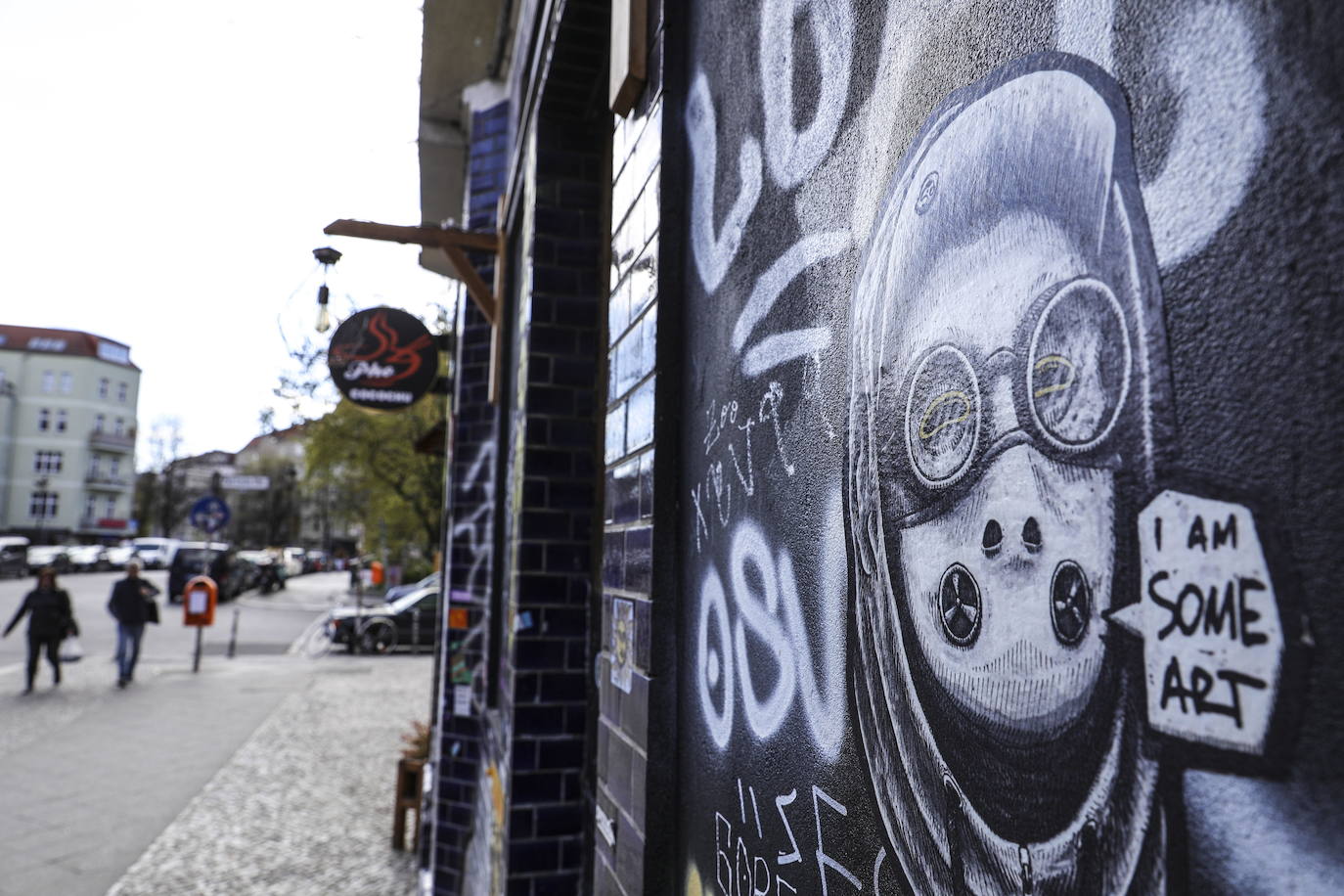 El arte sale a los balcones berlineses en tiempos de COVID-19