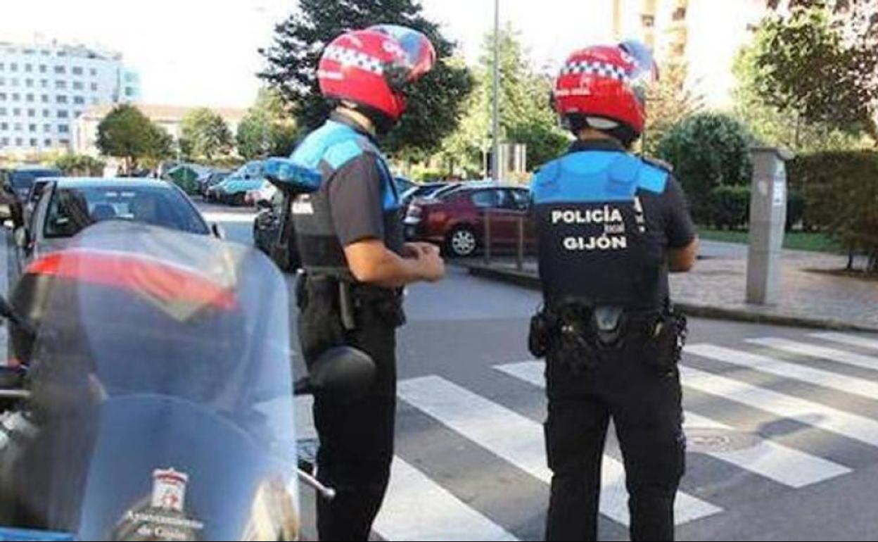 Detienen a un hombre por agredir a su hija en su domicilio de Gijón