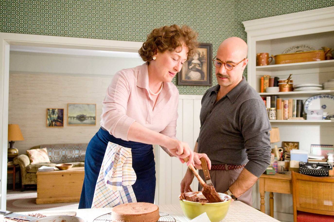 'Julie y Julia' (2009) muestra a una Meryl Streep autora de recetarios y a una Amy Adams que s hace famosa cocinando lo que recomienda la primera. 