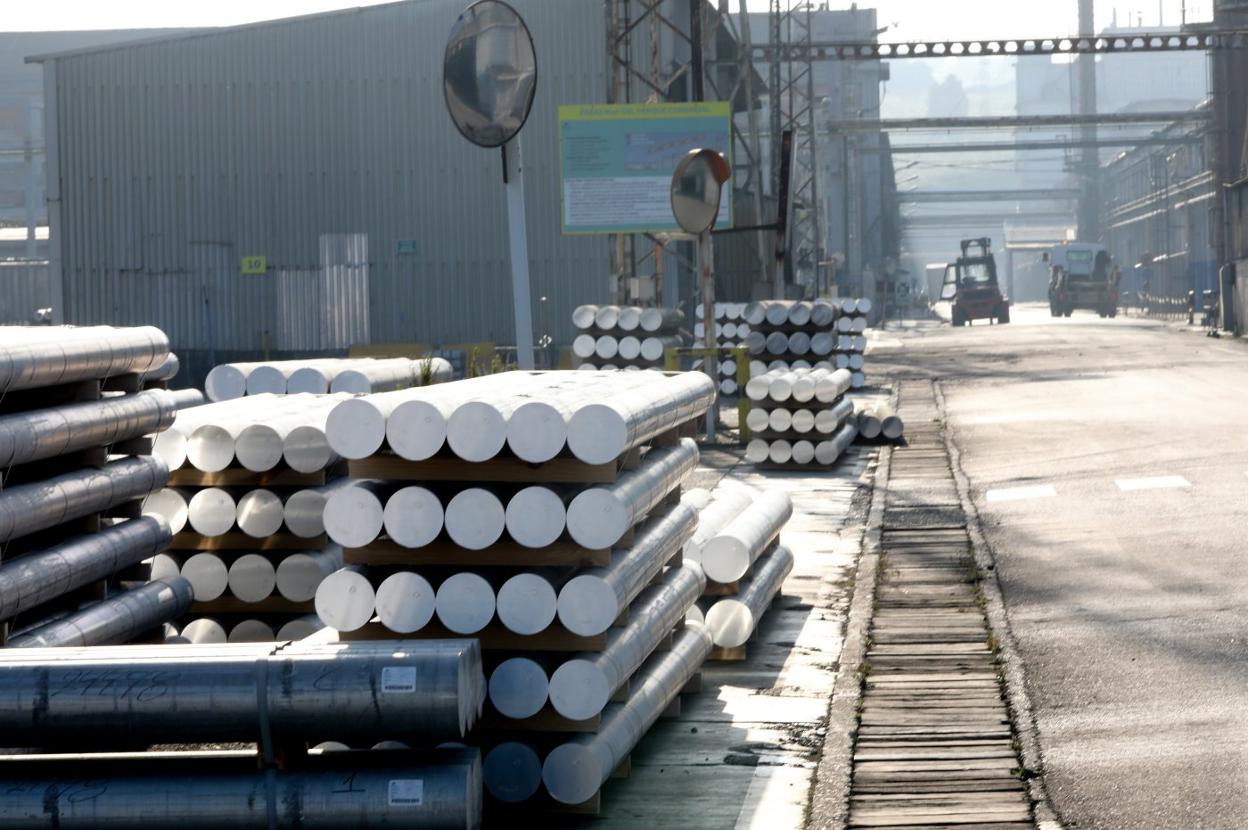 La factoría de Alcoa de San Balandrán, que pasa ahora a manos de Riesgo. 