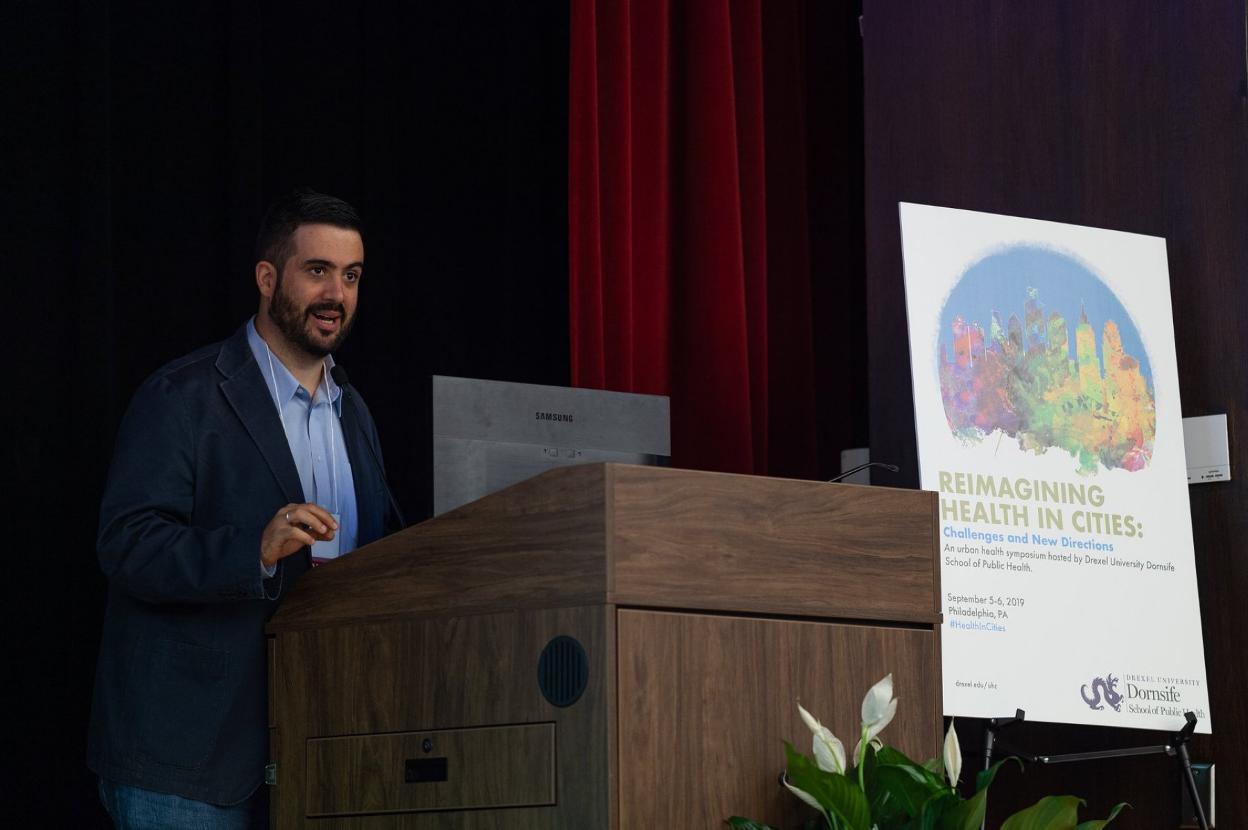 Usama Bilal, investigador de la Drexel University, de Philadelphia, durante una conferencia. 