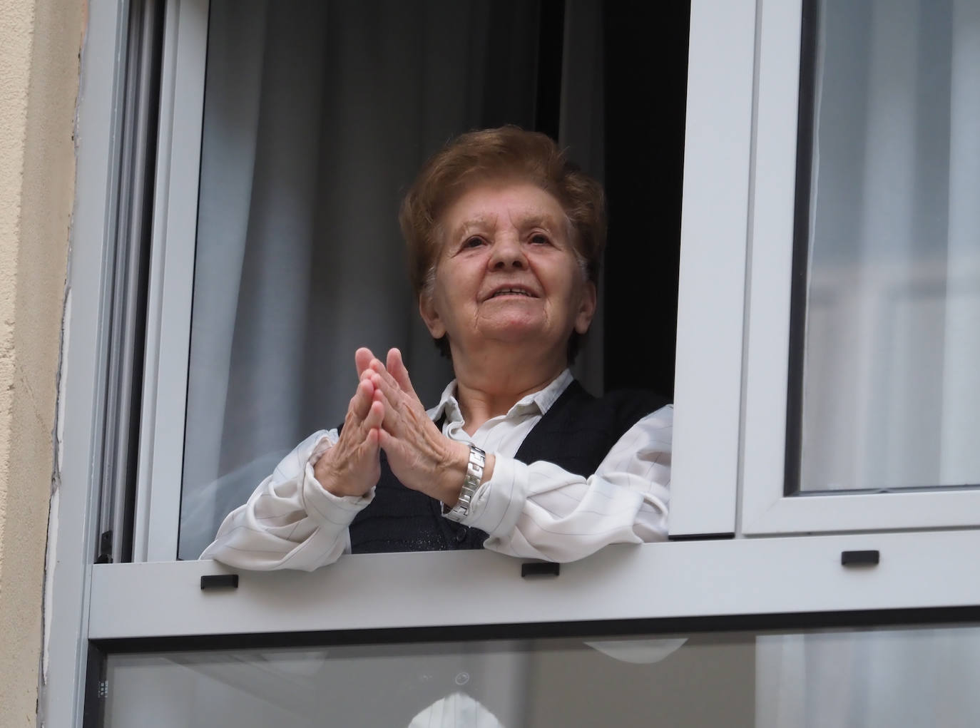 El barrio gijonés de El Coto se ha volcado para celebrar el cumpleaños de su vecina, Andrea, que vive en la calle Conde Toreno.