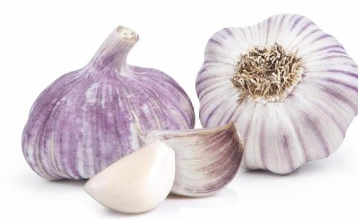 Los expertos recuerdan que ni el ajo ni el jengibre curan el coronavirus. 