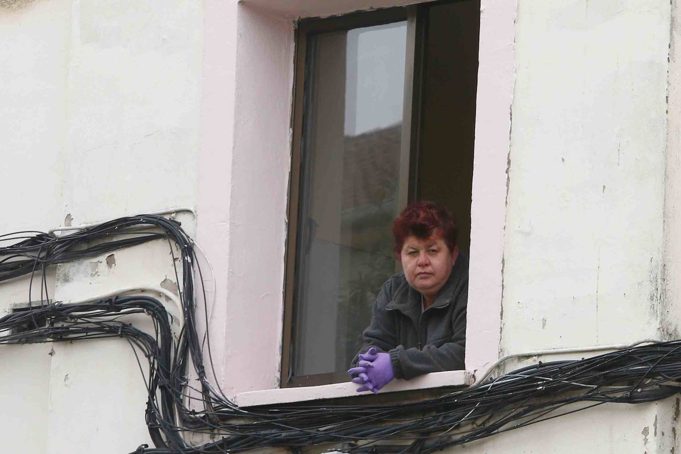 El fallecido,un varón de 70 años, residía en el barrio de Roces. Fue su pareja quien alertó a la Policía de que no sabía nada de él desde hacía un día.