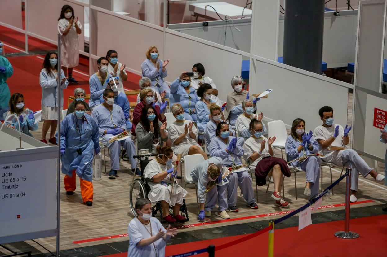 Lectura de 'El Quijote' en el hospital montado en el Ifema. 