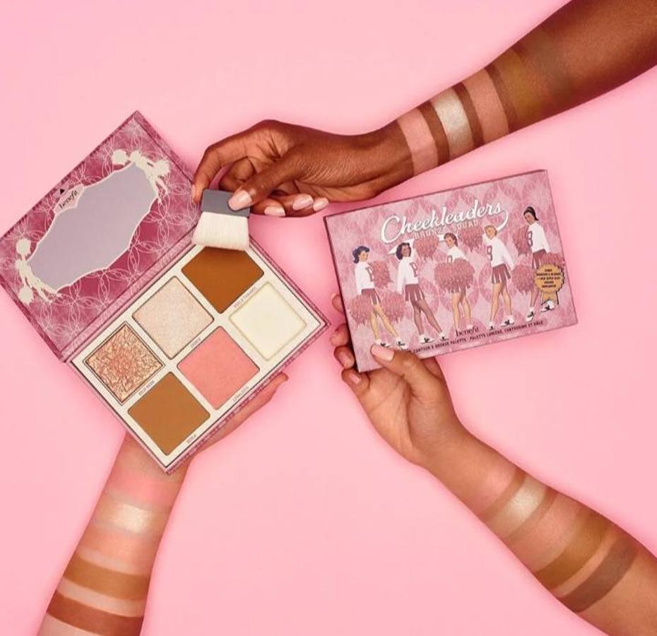 Paleta de iluminador, contorno y bronceador de Benefit, 61,95 euros.