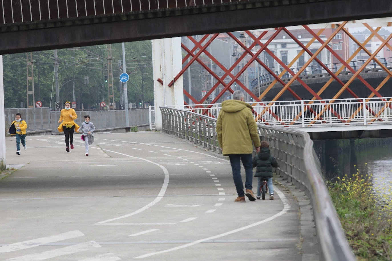 Pocos han sido los más pequeños que han salido a dar un paseo por las adversas condiciones meteorológicas
