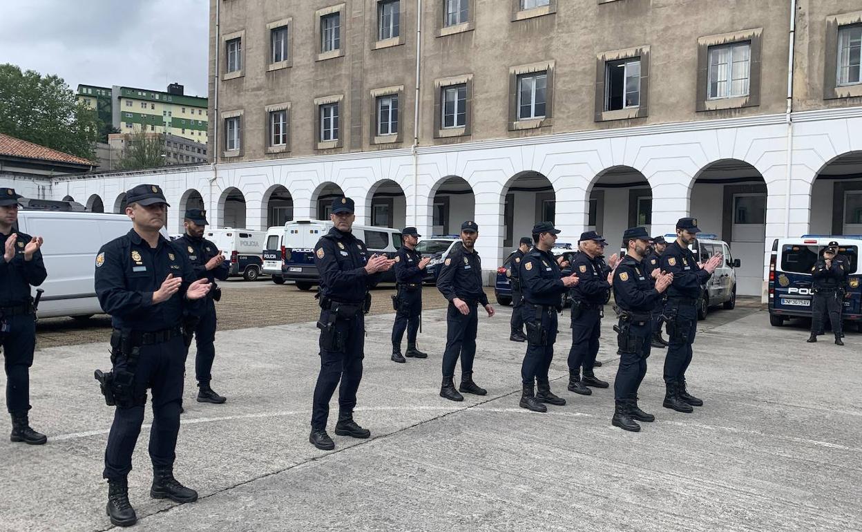 Homenaje al agente de la Policía Nacional, Ceferino Fernández, en Oviedo.