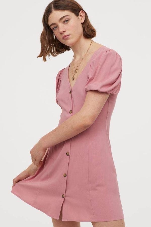 Vestido corto viscosa en rosa oscuro de H&M, 14,99 euros.