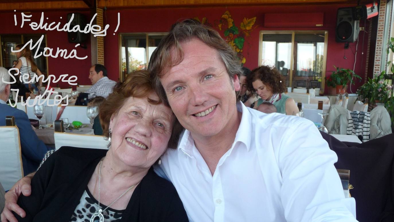 Felicidades mamá. Siempre juntos