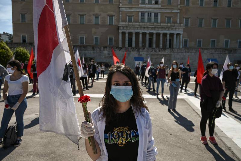 El coronavirus ha dejado imágenes insólitas durante las manifestaciones del 1 de mayo, Día del Trabajador, en todo el mundo. Eso sí, no ha podido con las protestas de países como Grecia, Turquía, Pakistán, Corea del Sur, Lituania o España.