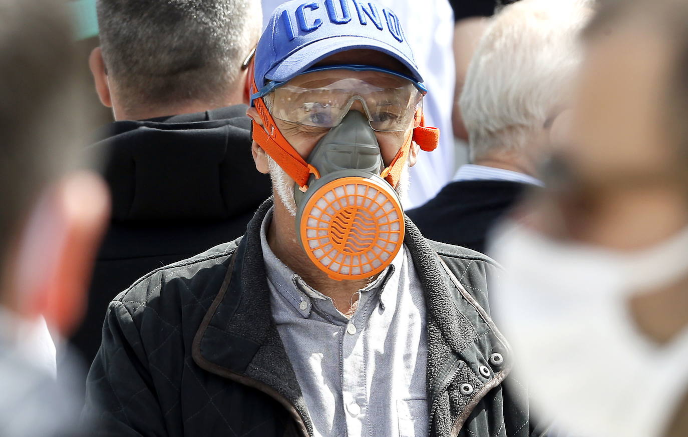 Las calles de todo el mundo se han llenado de las más variopintas mascarillas, desde las reivindicativas hasta la 'patriótica' mascarilla de la portavoz de Vox en el Congreso de los Diputados, Macarena Olona