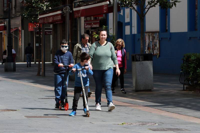 Desde las 6 de esta mañana, deportistas y paseantes reconquistaban las calles del Principado