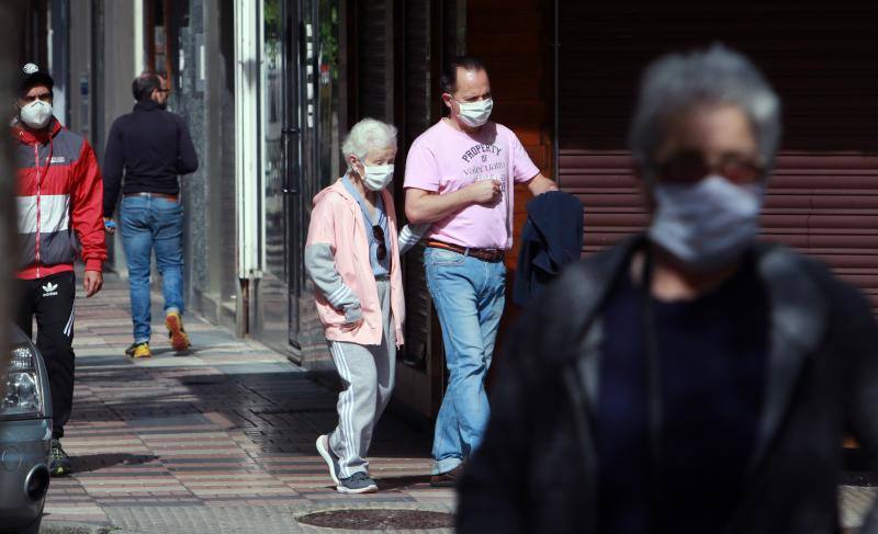 Desde las 6 de esta mañana, deportistas y paseantes reconquistaban las calles del Principado