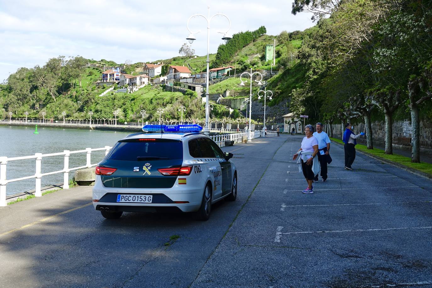 Desde las 6 de esta mañana, deportistas y paseantes reconquistaban las calles del Principado