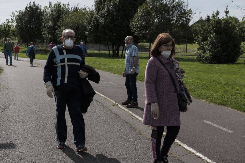 Desde las 6 de esta mañana, deportistas y paseantes reconquistaban las calles, paseos y playas tras más de 40 días confinados.