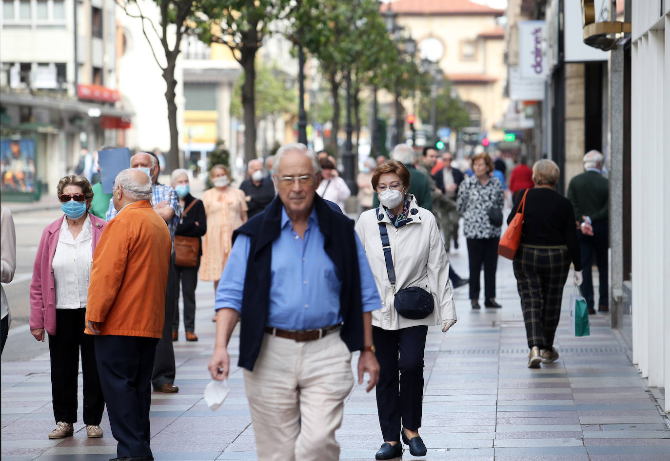 Después de un fin de semana en el que los asturianos comenzaron a salir de sus casas con el permiso por franjas temporales para hacer deporte, la región ha se adentra en la primera semana de desescalada. Comienza la fase cero, la que permitirá poco a poco ir retomando la actividad o a lo que el Gobierno ha llamado 'nueva normalidad'. 