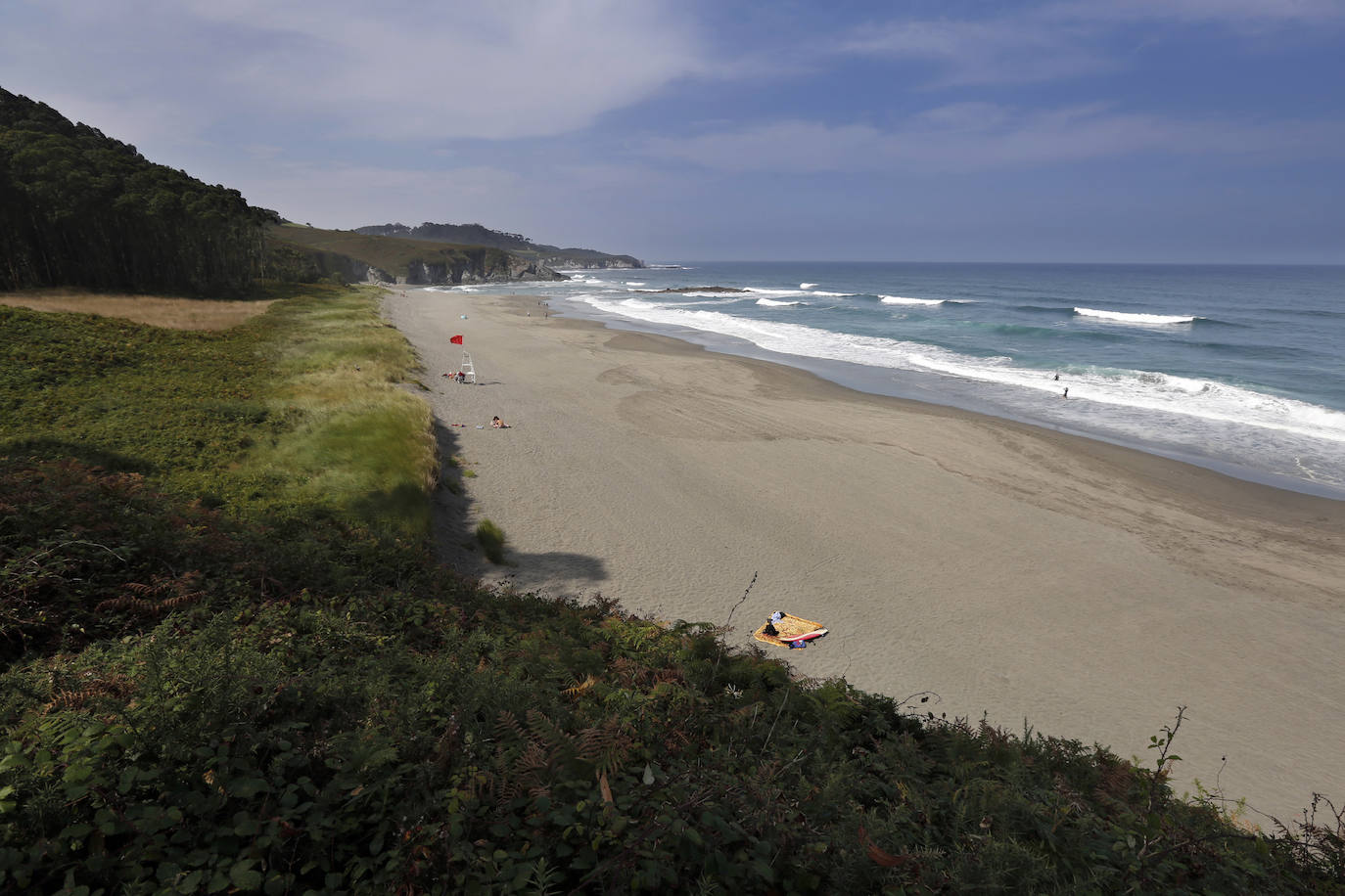 Playa de Frejulfe, en Navia. En 2002, la playa fue declarada monumento natural.