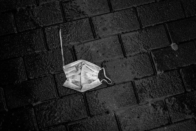 Recopilación de imágenes de las últimas semanas en Japón, en donde el confinamiento y las medidas de distancia se han convertido en el principal método para combatir la propagación del virus.