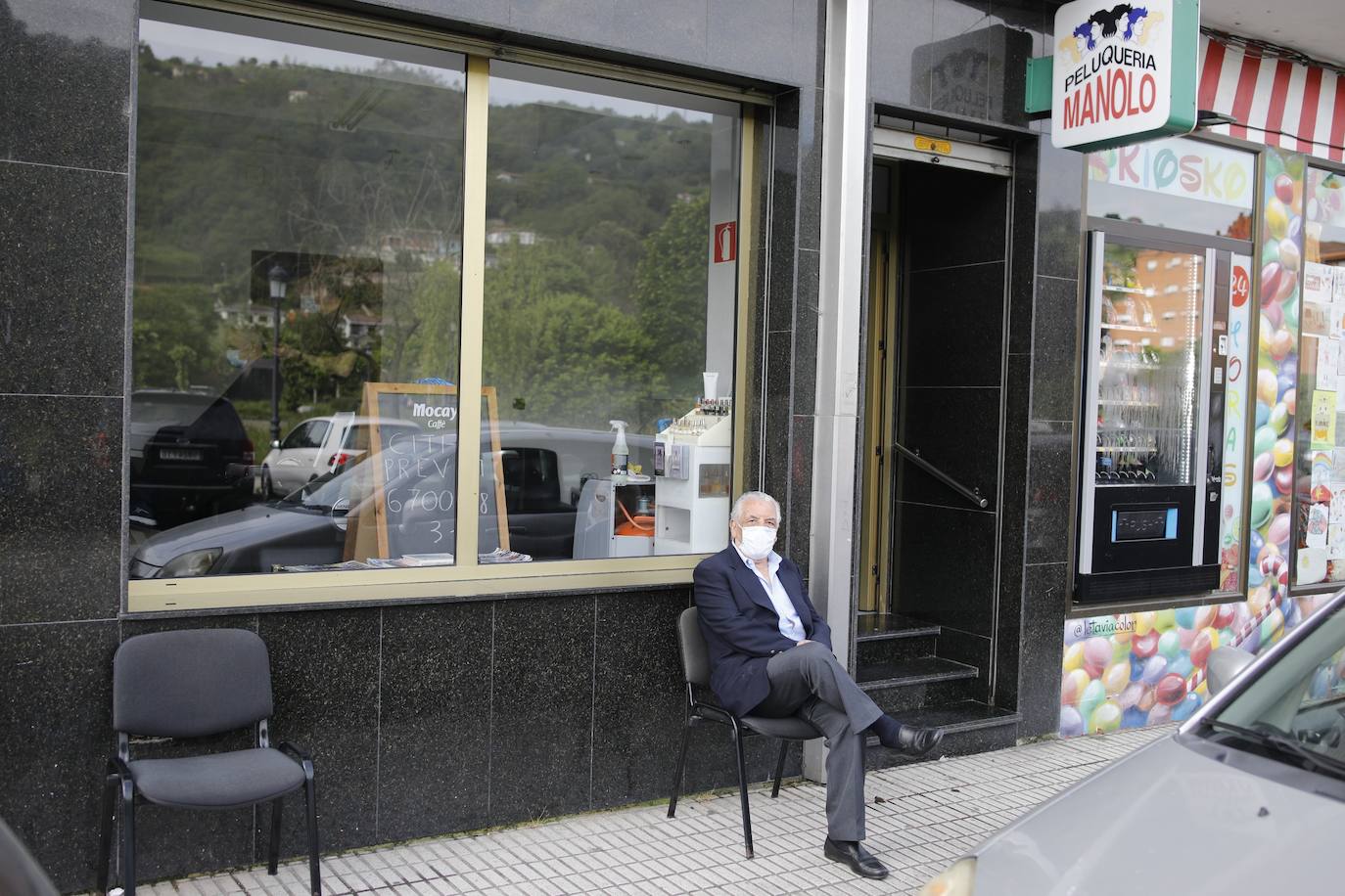 Después de casi dos meses de confinamiento por el coronavirus, las medidas de aislamiento se están relajando en Asturias. El Principado entra este lunes en la fase 1 de la desescalada, aunque continúan vigentes las franjas horarias para pasear y para hacer deporte en la calle. 