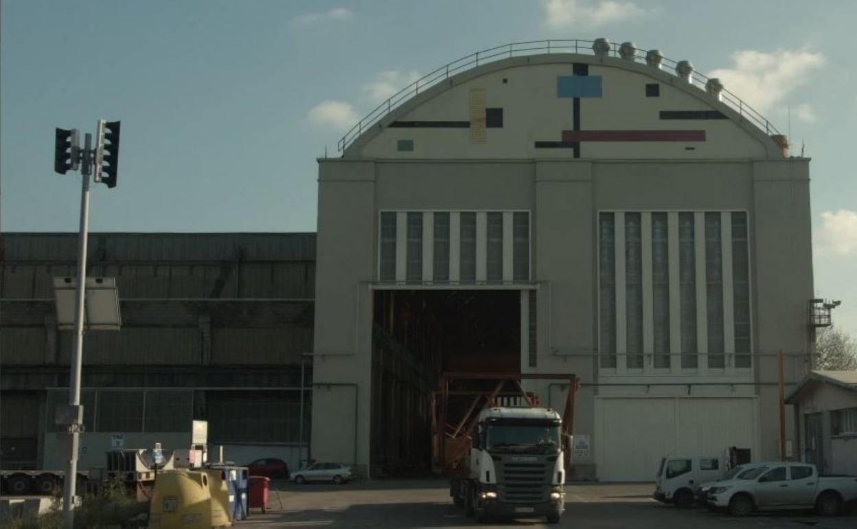 Empresa de Avilés en la que este martes falelcía un trabajador de 44 años. 