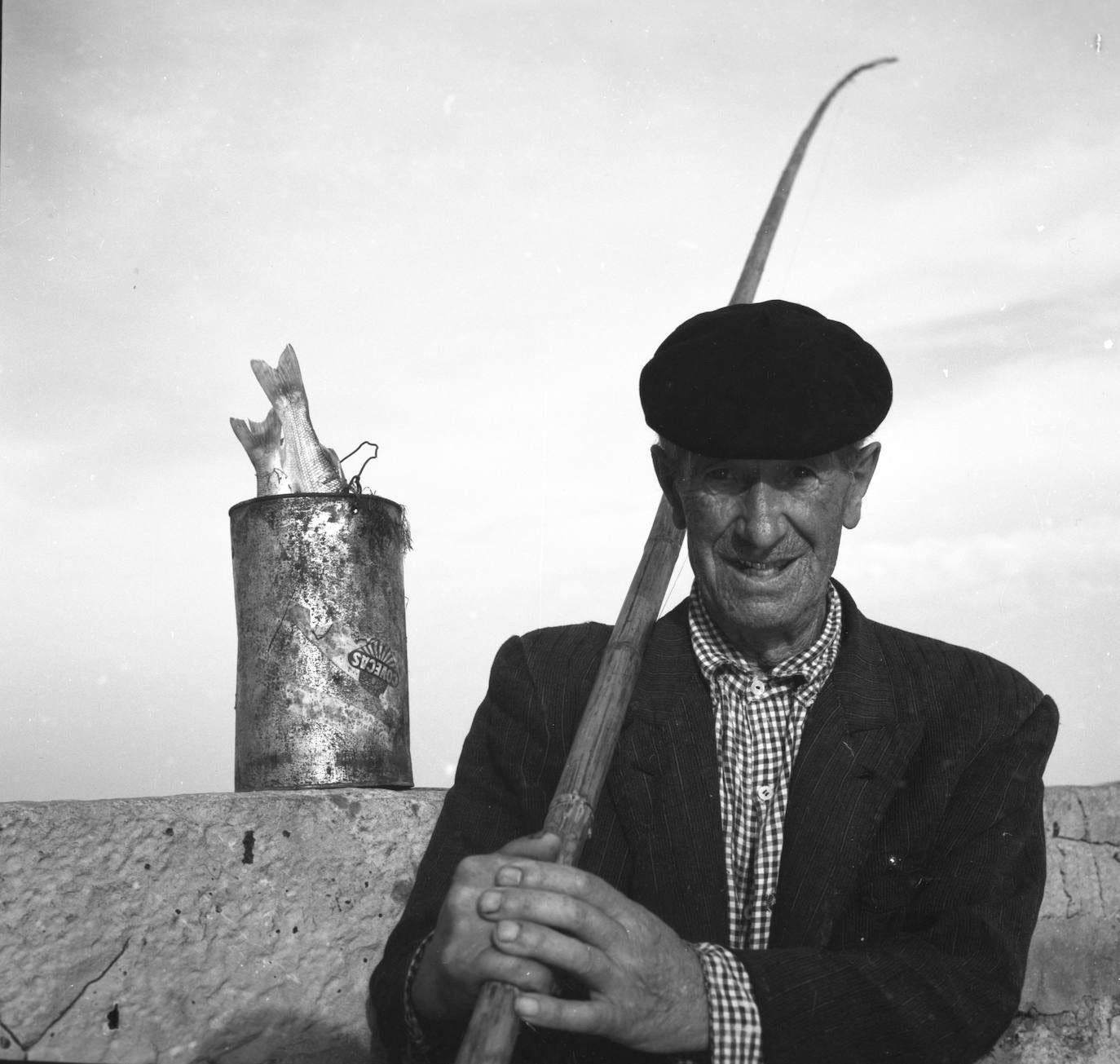 Con motivo del Día de los Museos el Museo del Pueblo de Asturias pone a disposición del público 40.000 imágenes de su colección que ya se pueden consultar online y que permite viajar en el tiempo entre los años 1.880 y 2.000. 