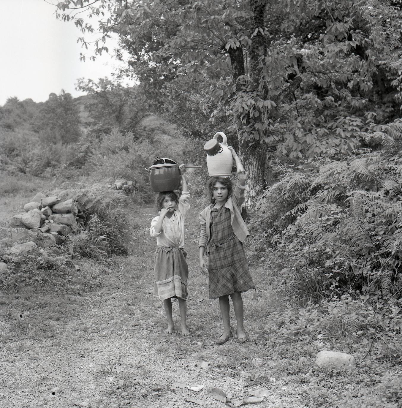 Con motivo del Día de los Museos el Museo del Pueblo de Asturias pone a disposición del público 40.000 imágenes de su colección que ya se pueden consultar online y que permite viajar en el tiempo entre los años 1.880 y 2.000. 
