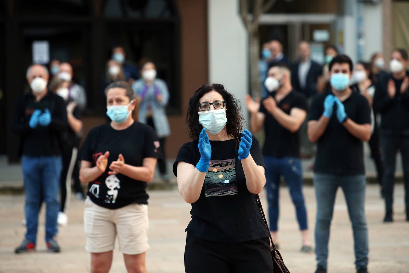 06 de mayo. Oviedo | La protesta de los hosteleros en la plaza Pedro Miñor. 