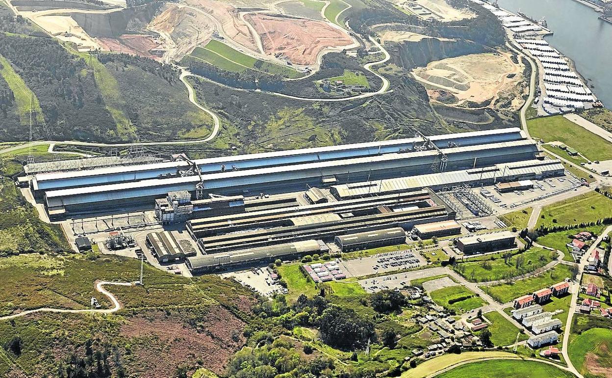 Vista aérea de las instalaciones de Alu Ibérica, en SanBalandrán.