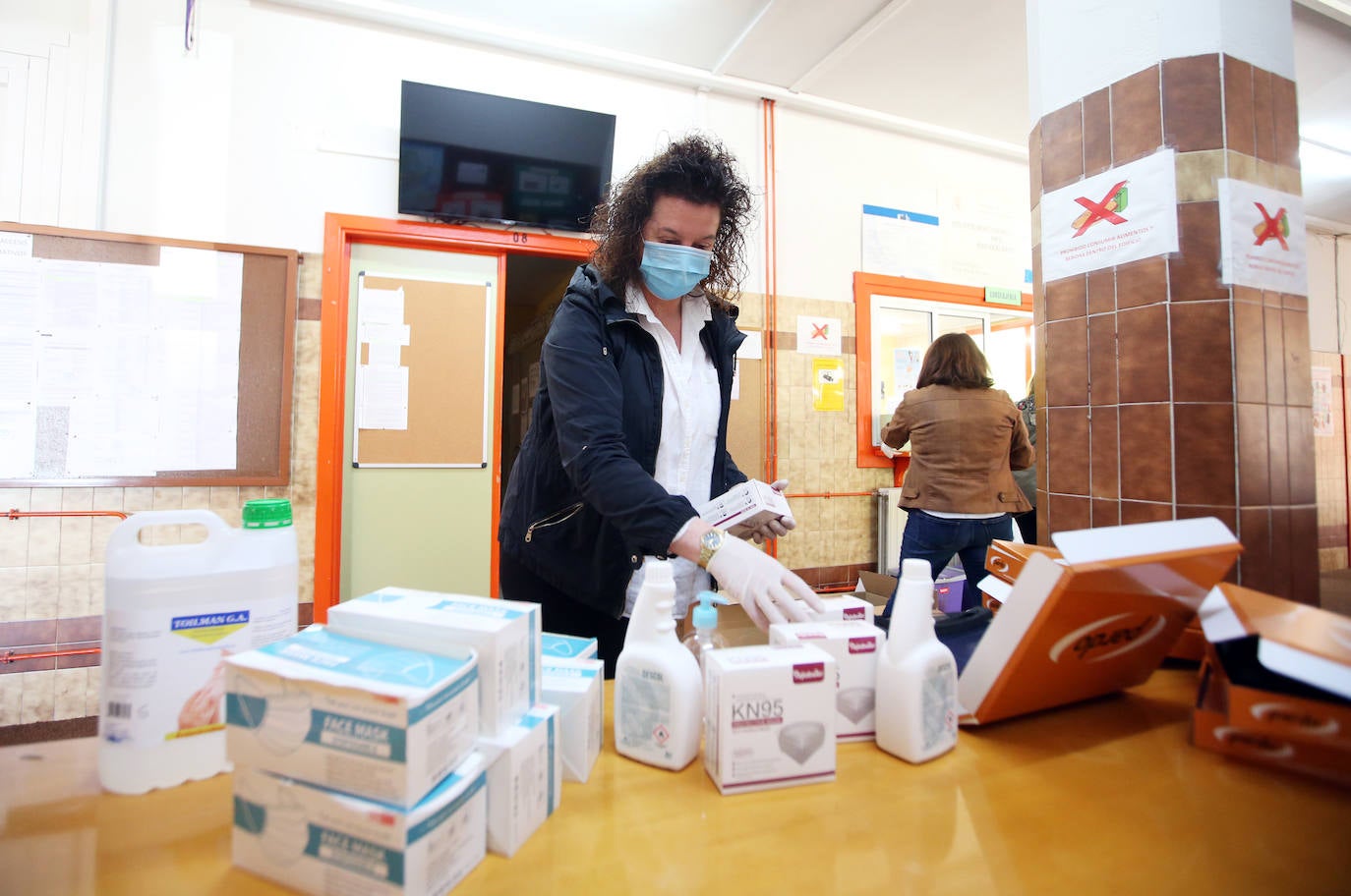 Fotos: Los centros educativos asturianos se preparan para su reapertura