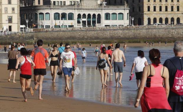 Asturias, a la fase 2 con la hostelería abierta a medio gas y las playas a la espera que se ordenen los acceso