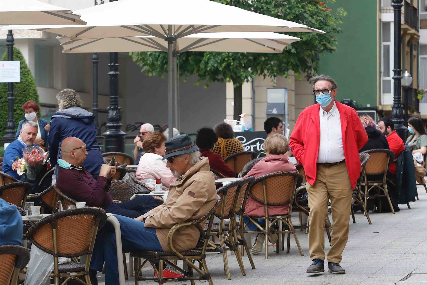 Las calles se llenan de gente el último sábado previo a la entrada en la tercera etapa de la desescalada. La región está preparada pero debe esperar al lunes para disfrutar de mayor apertura a la actividad social.