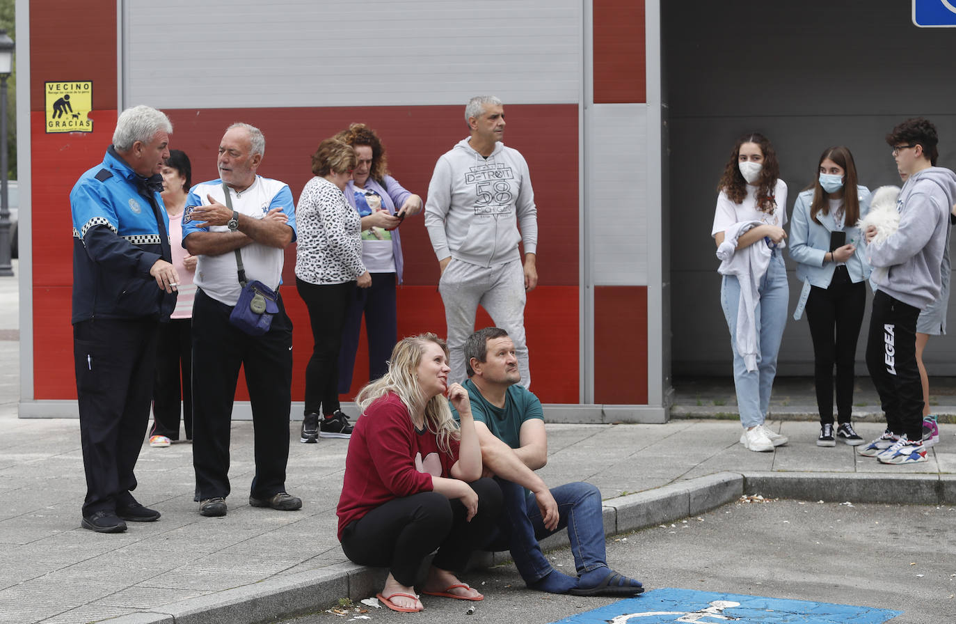 Policía Municipal y bomberos tuvieron que desalojar el inmueble. 