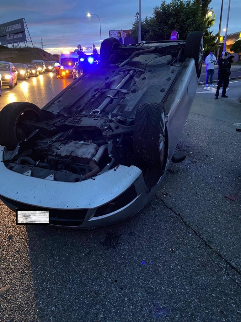 Fotos: Cinco coches implicados en un accidente en La Fresneda