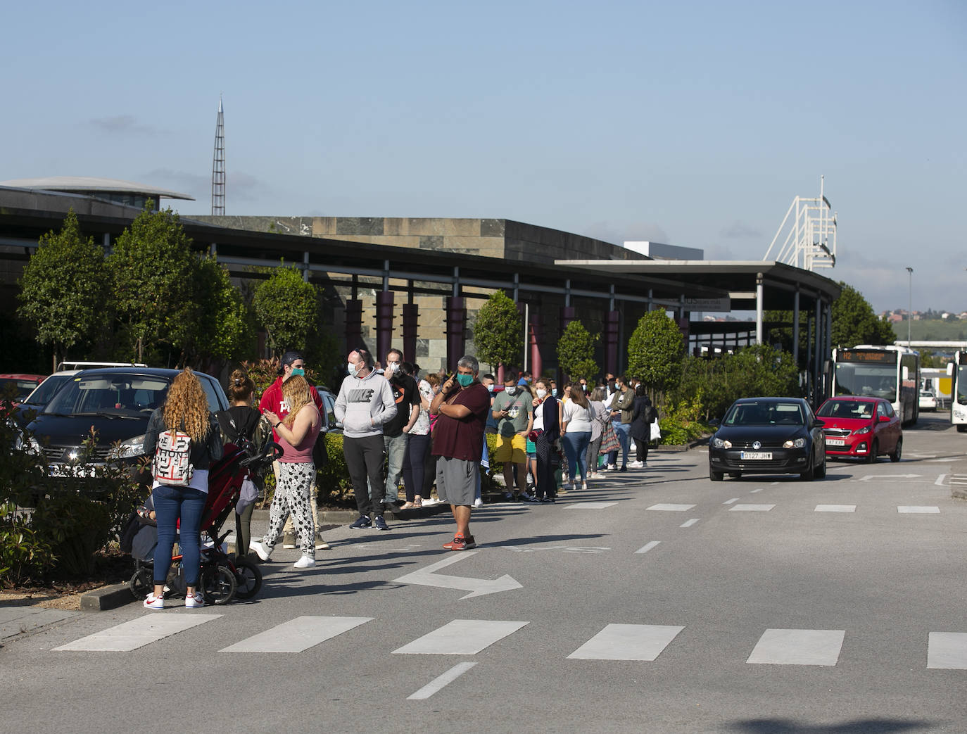 La entrada de Asturias en la Fase 2 ha permitido que los centros comerciales abran sus puertas, así como los locales hosteleros con un aforo de hasta el 50%.