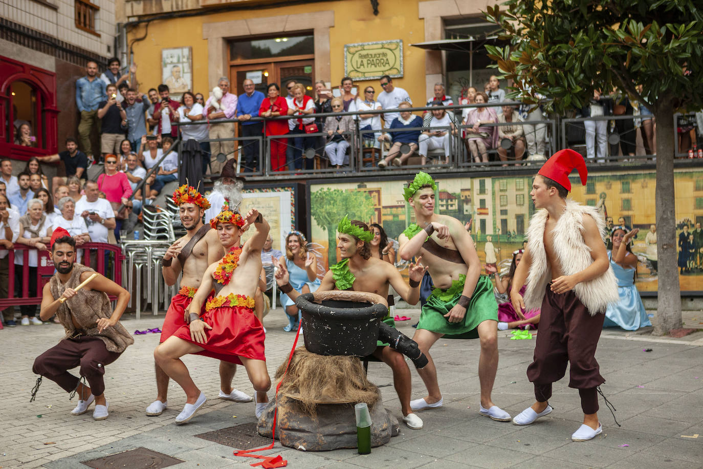 Desfile de charangas en las fiestas de El Cristo