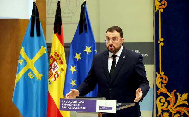 Adrián Barbón.
