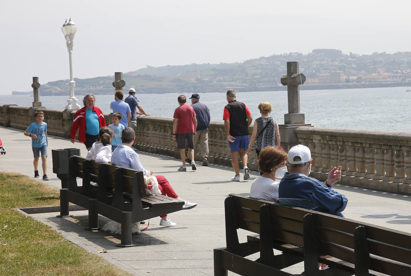 Los asturianos recuperan poco a poco una cierta normalidad en su día a día en pleno proceso de desescalada