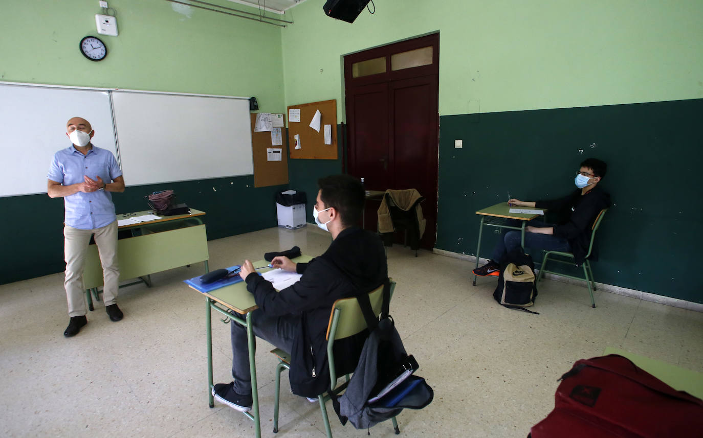 Los centros de secundaria de Oviedo hoy han abierto sus puertas